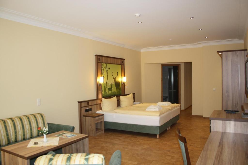 Wald-Hotel Heppe Dammbach Room photo