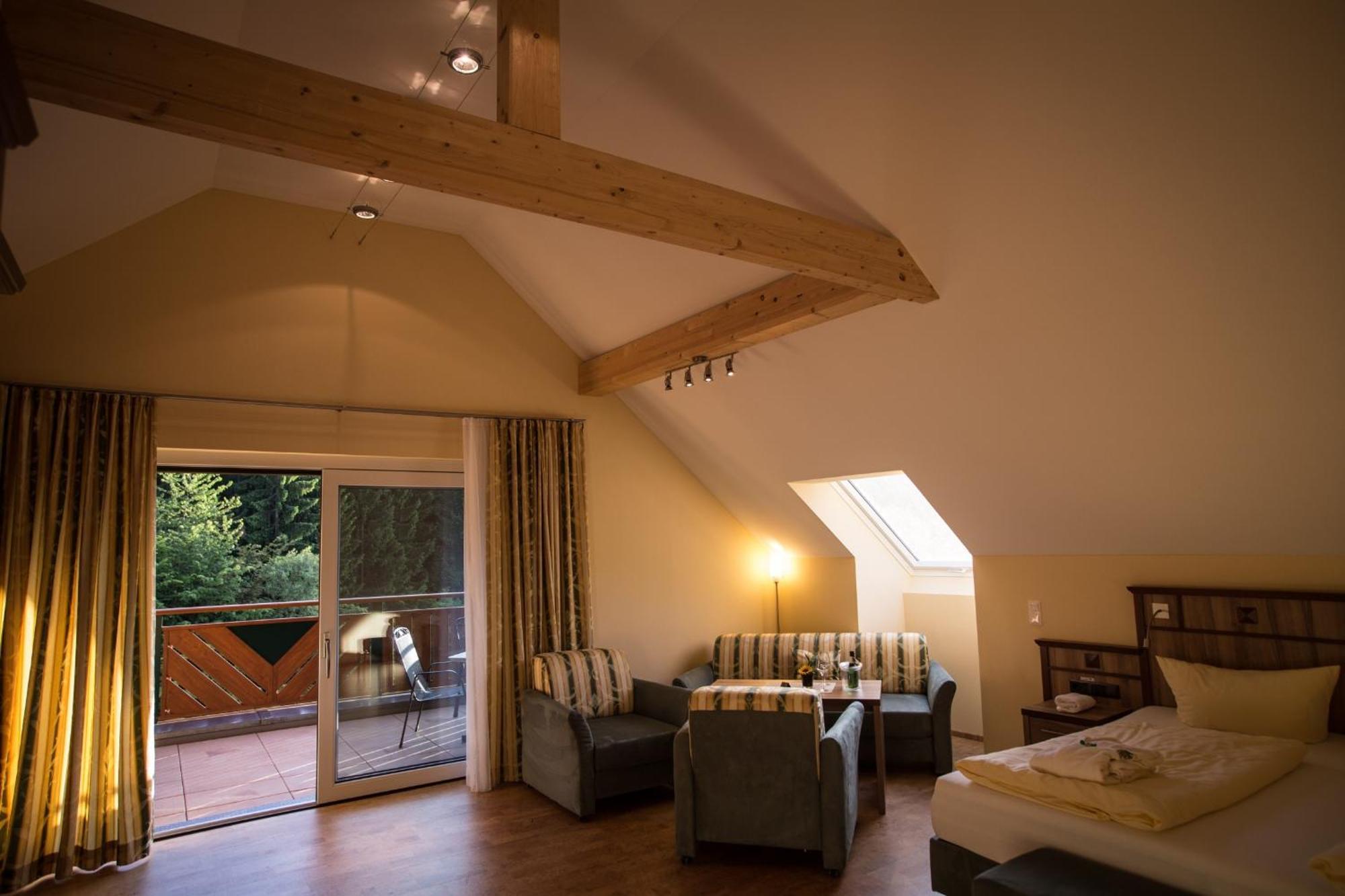Wald-Hotel Heppe Dammbach Room photo