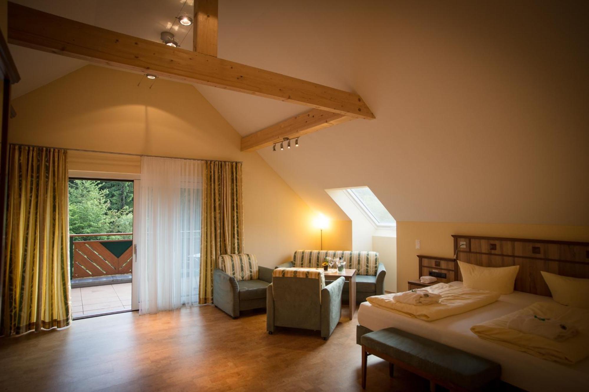 Wald-Hotel Heppe Dammbach Room photo