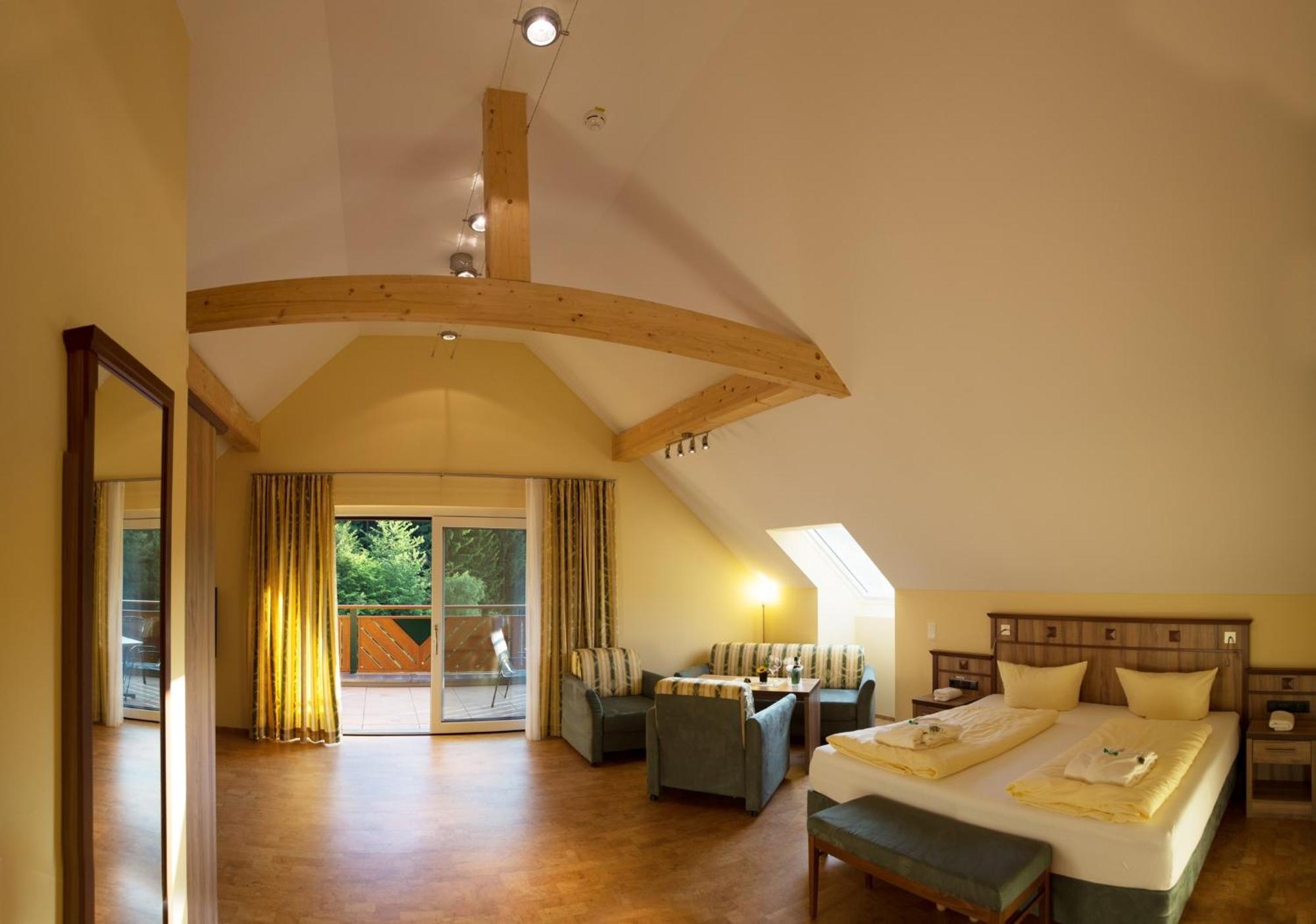 Wald-Hotel Heppe Dammbach Room photo